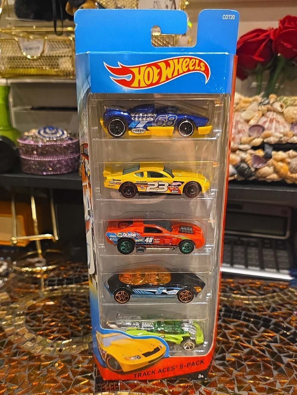 Hot Wheels Track Aces 5-Pack - Blue, Yellow, Red, Black, Green